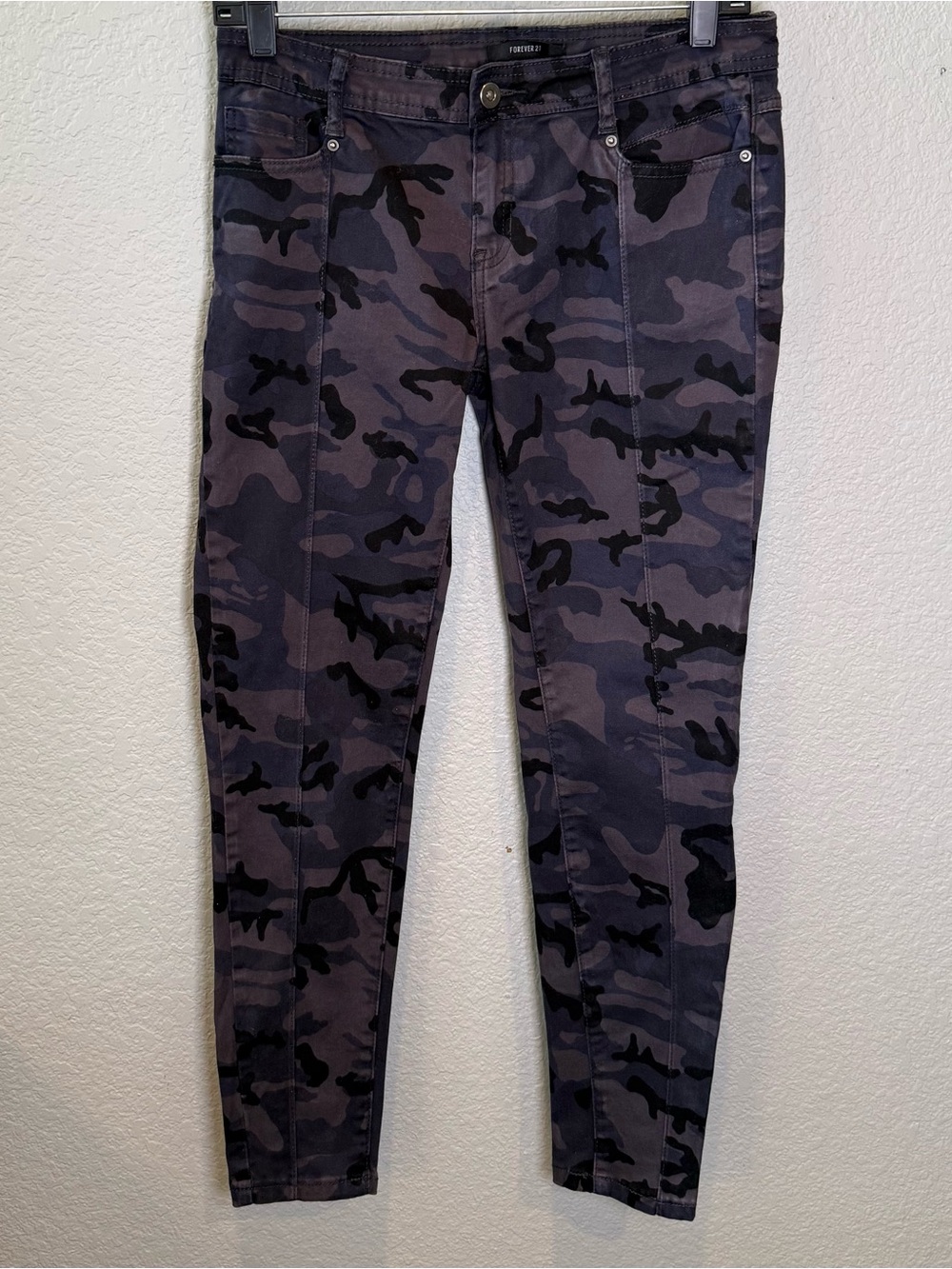 Gray & Black Camo Skinny Pants by Forever 21
